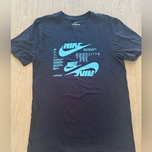 Mens Nike Tshirt NWOT never worn Size small